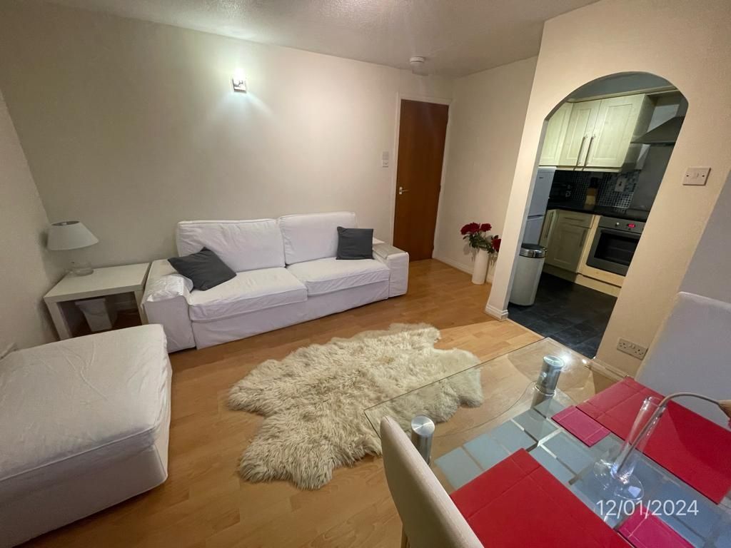Property photo 3 of 7 Lounge