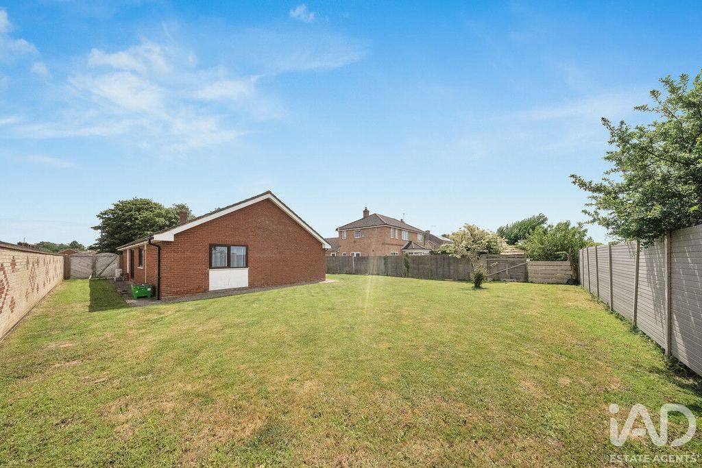 Property photo 2 of 31