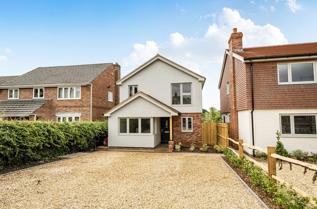 Property photo 1 of 8 1470822-8-6A216d4...