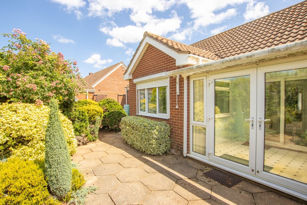 Property photo 2 of 22 5273304