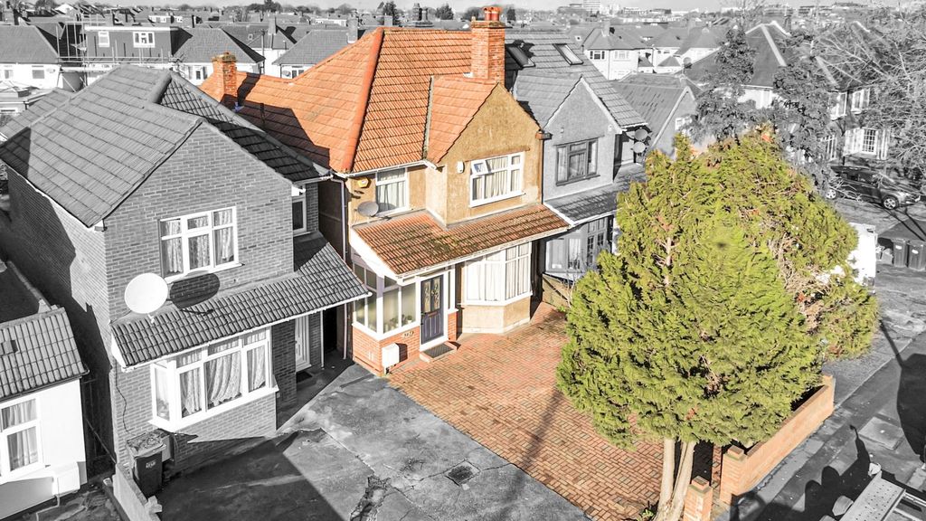 Property photo 1 of 21