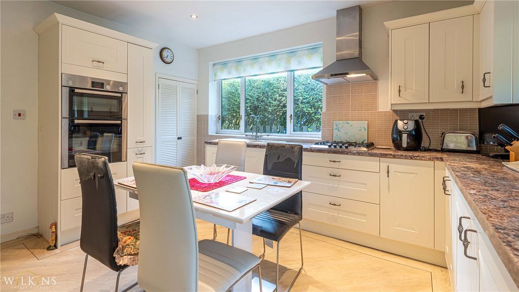 Property photo 3 of 28 Picture No. 19