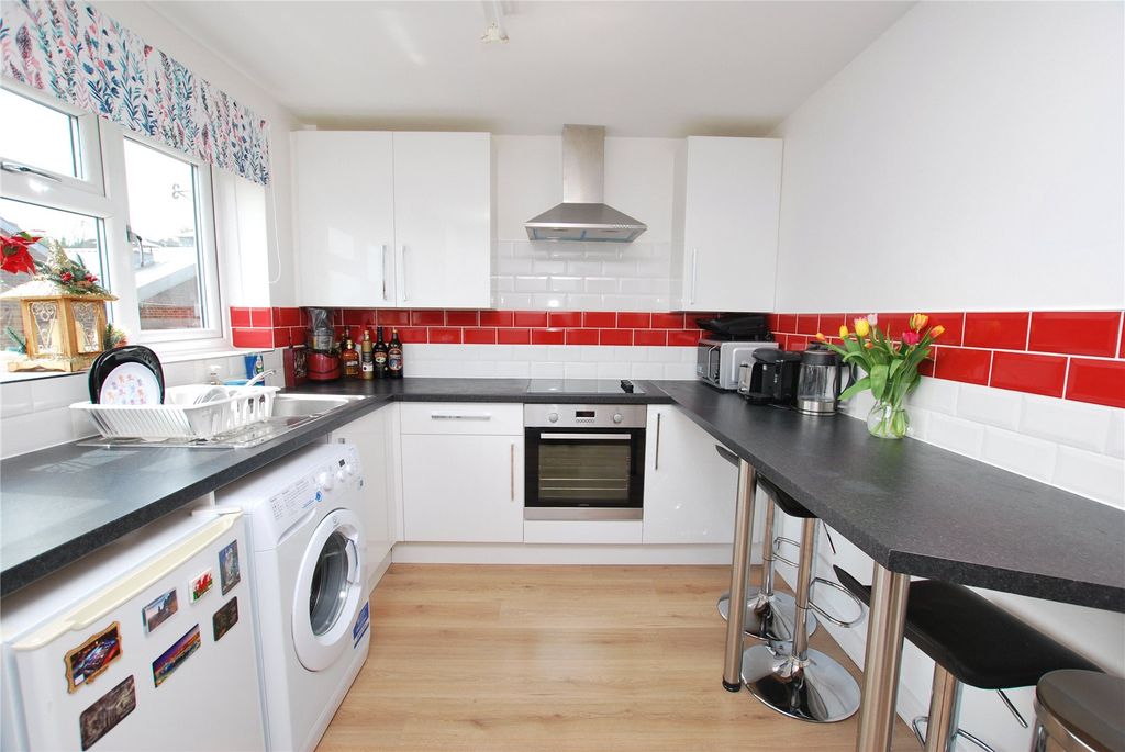 Property photo 2 of 8 Picture No. 07