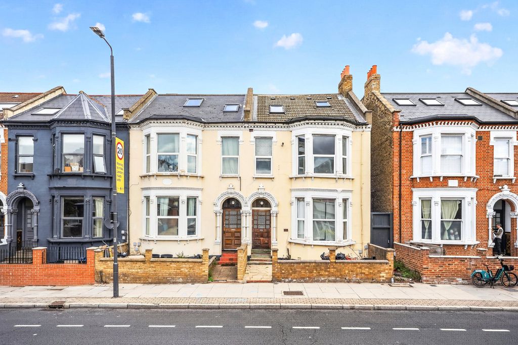 Property photo 1 of 16 Pbox-Img.Jpg
