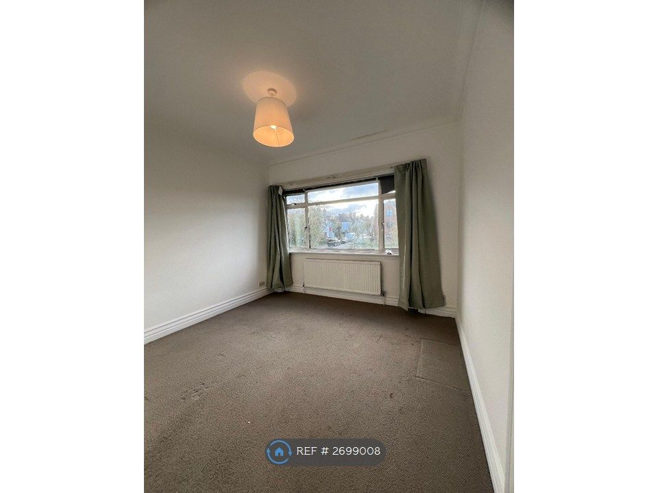 Property photo 3 of 10 Bedroom 2