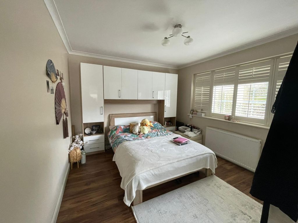 Additional image 21 of 5 bed terraced house to rentLodge Close, Chigwell IG7