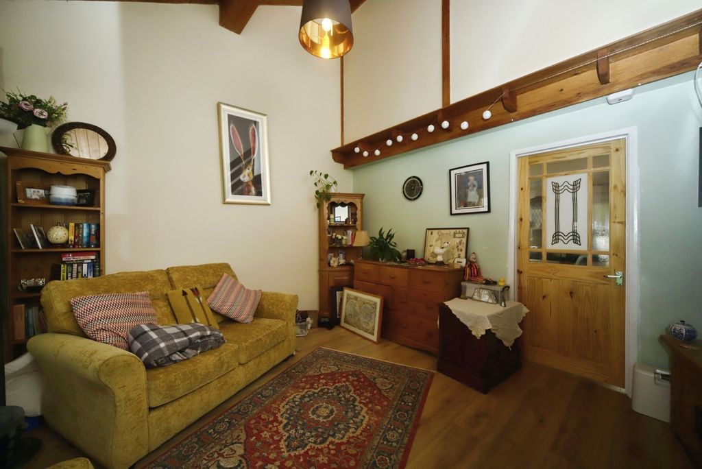 Property photo 3 of 14 Photo