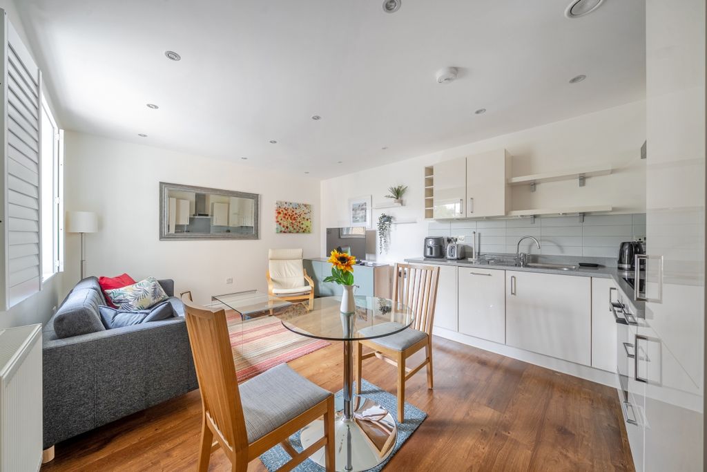 Property photo 2 of 22