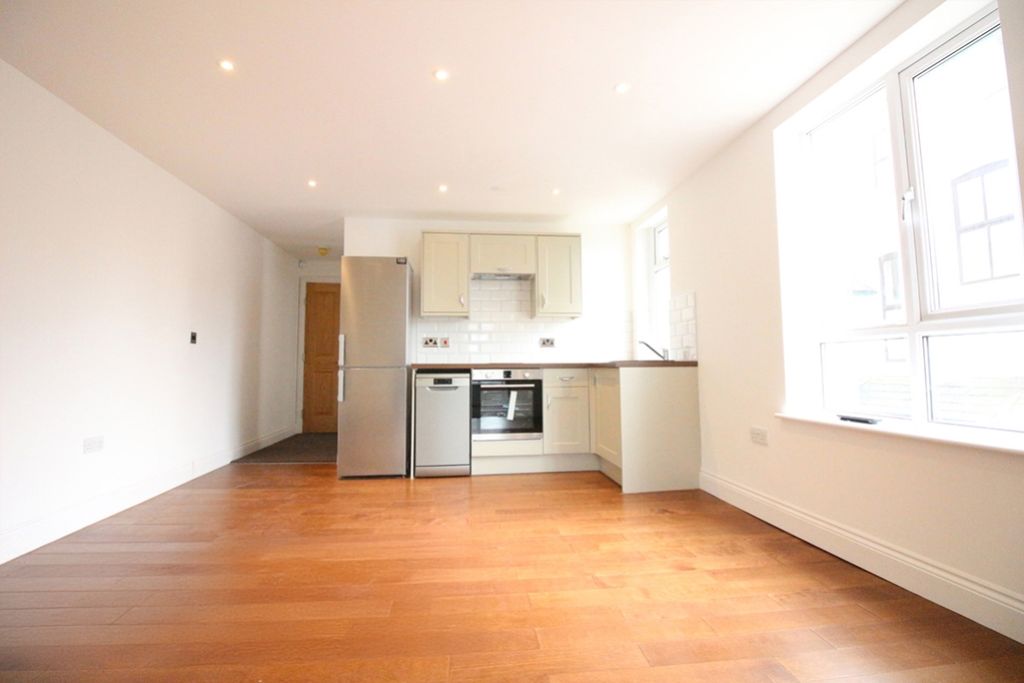Property photo 1 of 6 199 Newport Road Flat 3