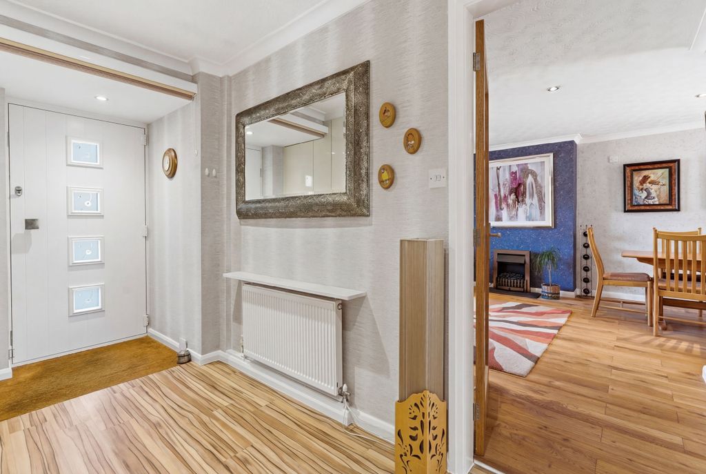 Property photo 3 of 47