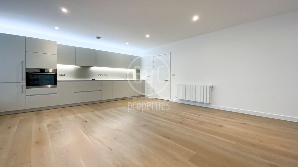 Property photo 3 of 11 Photo 03