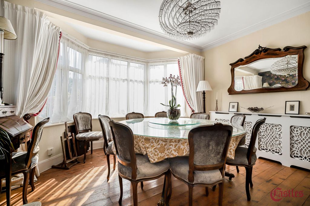 Property photo 3 of 41 Dining Room