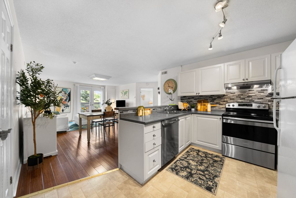 Property photo 1 of 33