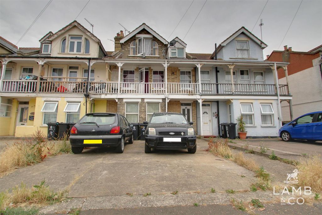 Property photo 1 of 5