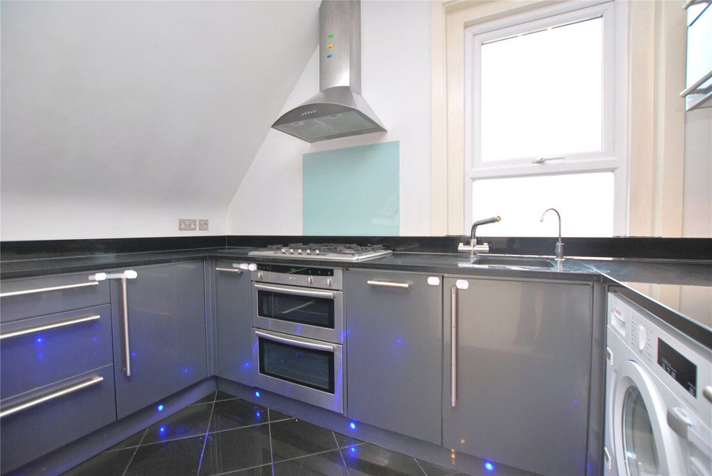 Property photo 2 of 10 Picture No. 19