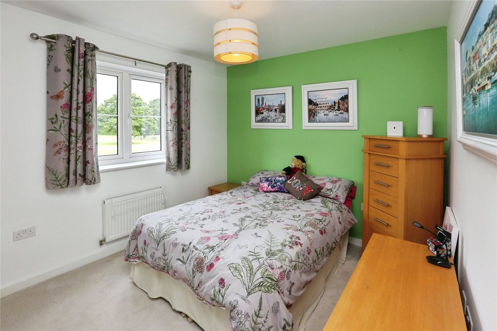 Additional image 24 of 4 bed detached house for saleSword Drive, Fareham, Hampshire PO14