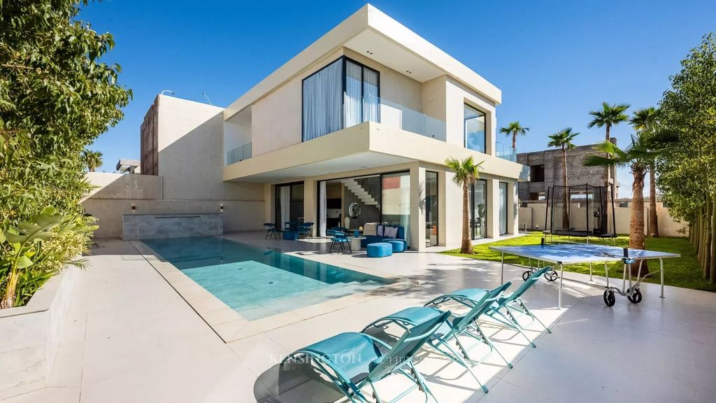 Property photo 2 of 38