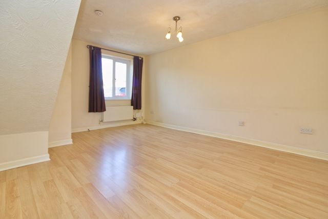 Property photo 2 of 10 Living Room