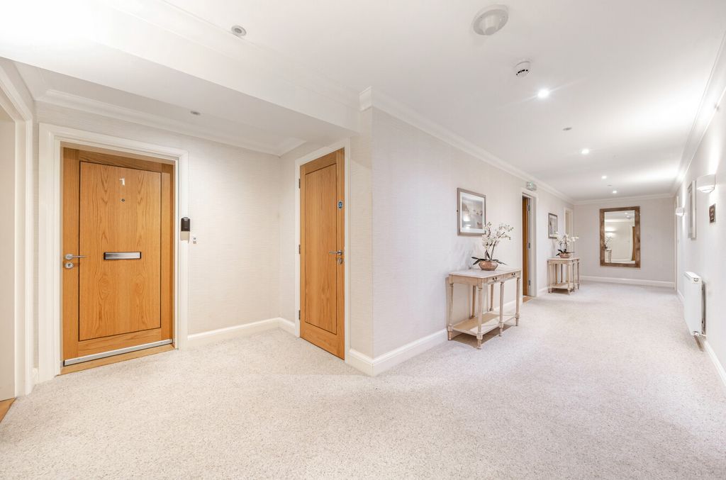Property photo 3 of 16 3 - 1446985-13-69Dffc...
