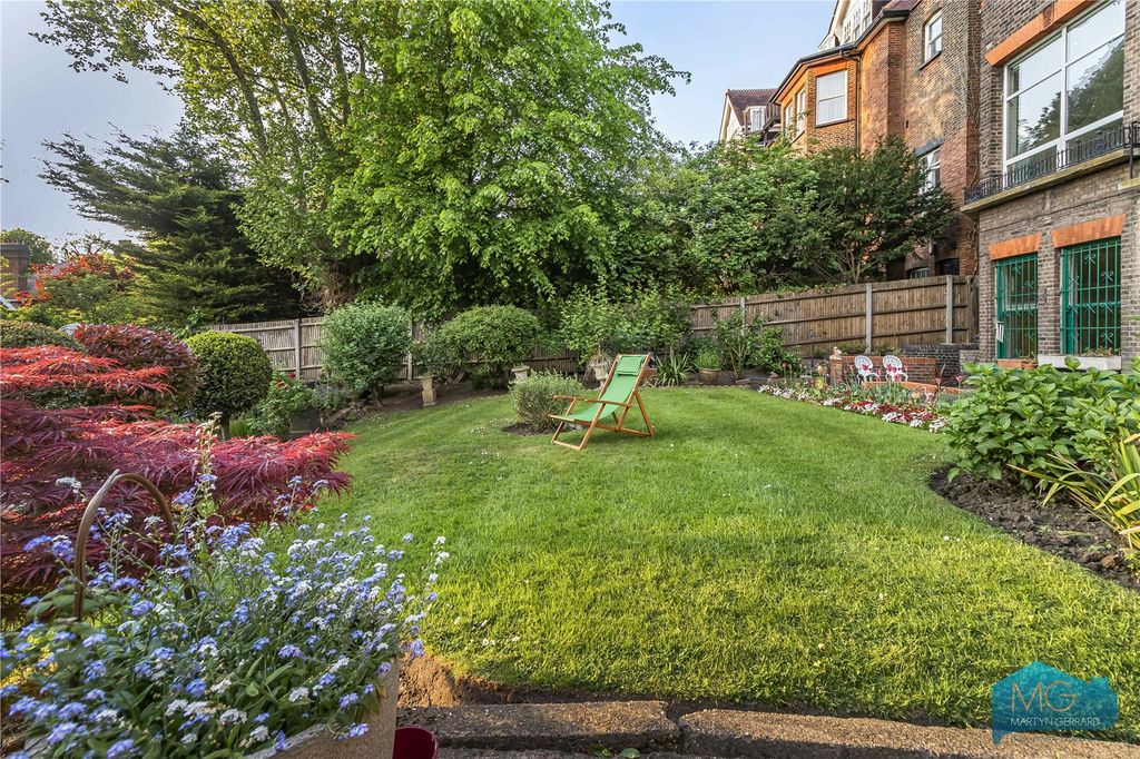 Property photo 2 of 19 Picture No. 12