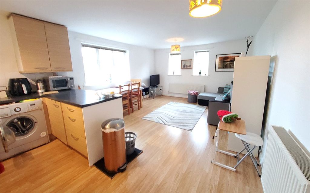 Property photo 2 of 7 Picture No. 06