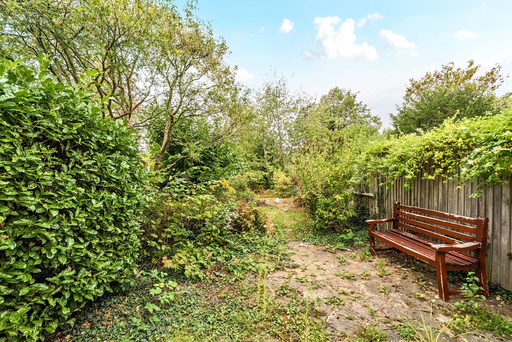 Property photo 3 of 10 Garden