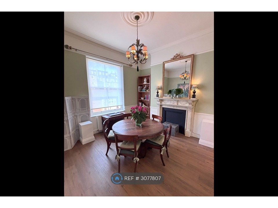 Property photo 1 of 15 Living/Dining Room