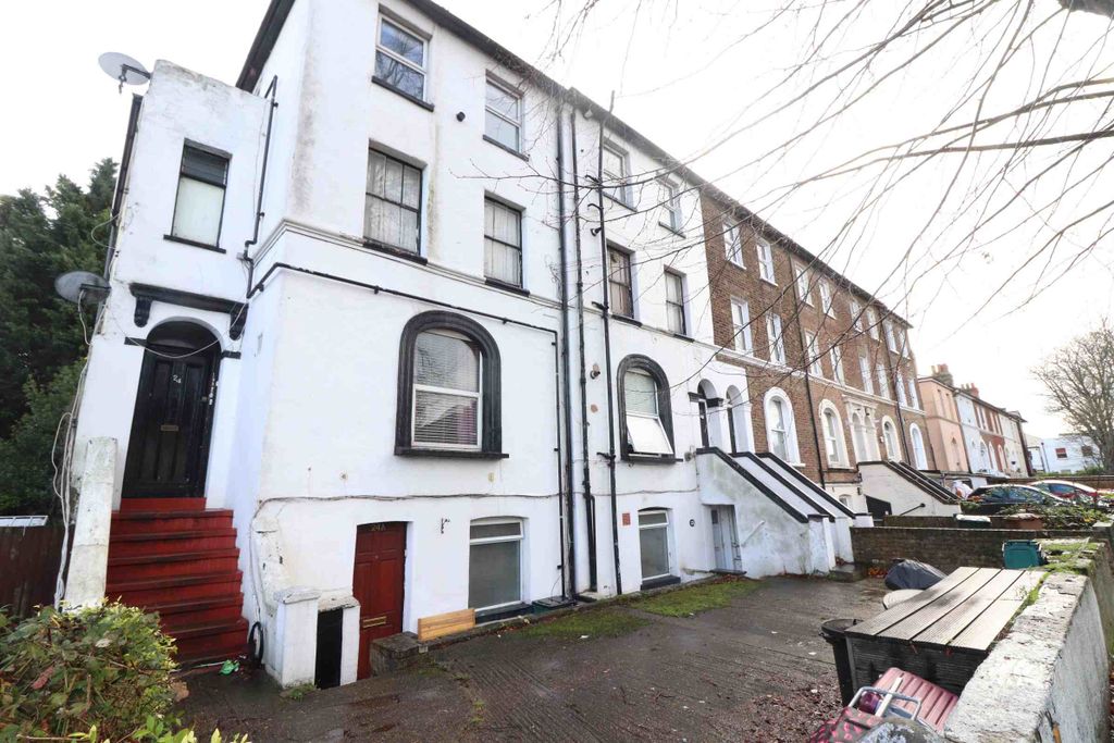 Property photo 1 of 5