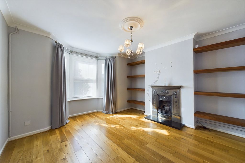 Property photo 2 of 16 Picture No. 21