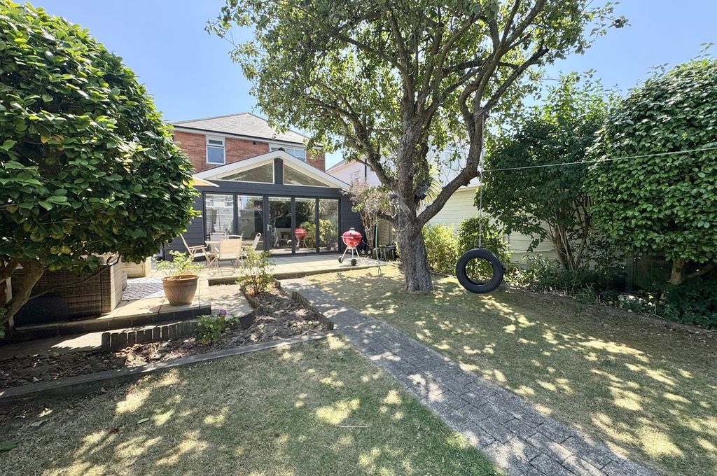 Property photo 3 of 28