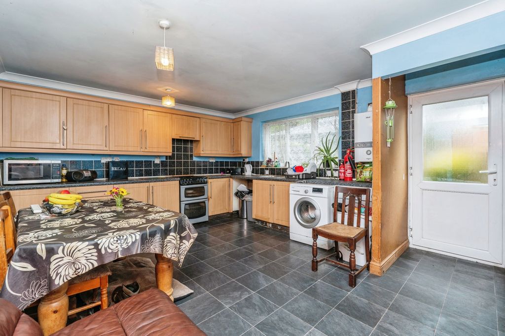 Property photo 3 of 15 Kitchen/Diner
