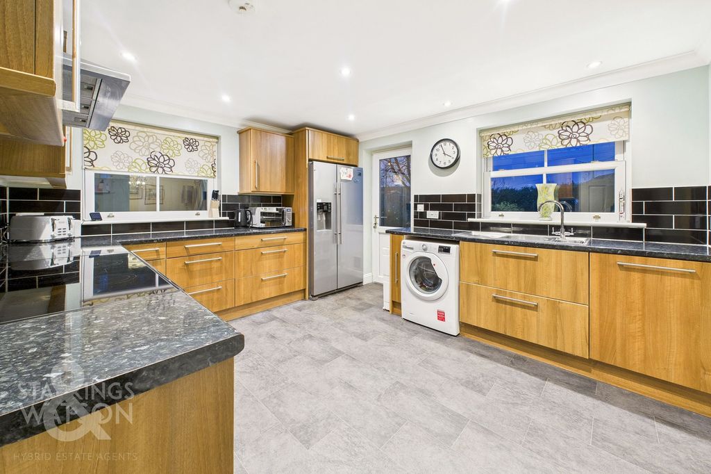 Property photo 3 of 29