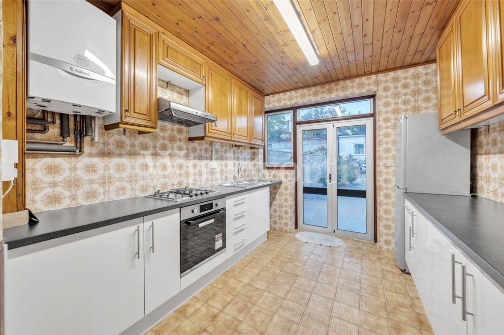 Property photo 3 of 16 Picture No. 24