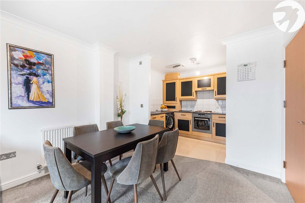 Property photo 3 of 19 Dining Area