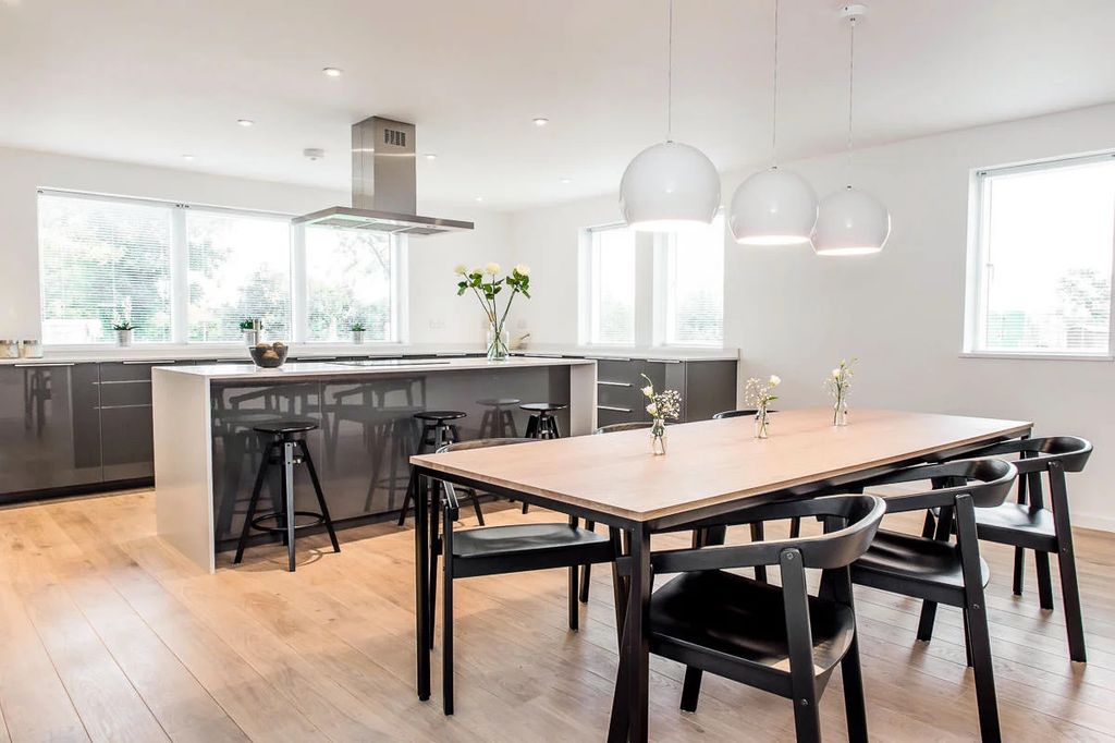 Property photo 1 of 21 Kitchen Dining