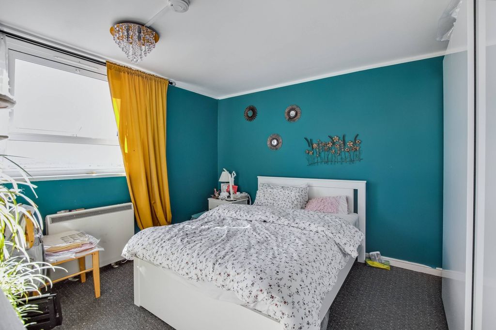 Property photo 2 of 14 114 Jersey House, 2 Eastfield Road, Enfield, Middlesex, En3 5Uy