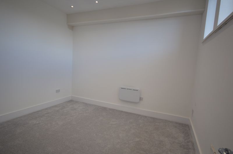 Property photo 3 of 9 Photo 9
