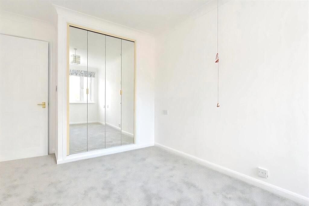 Property photo 1 of 4