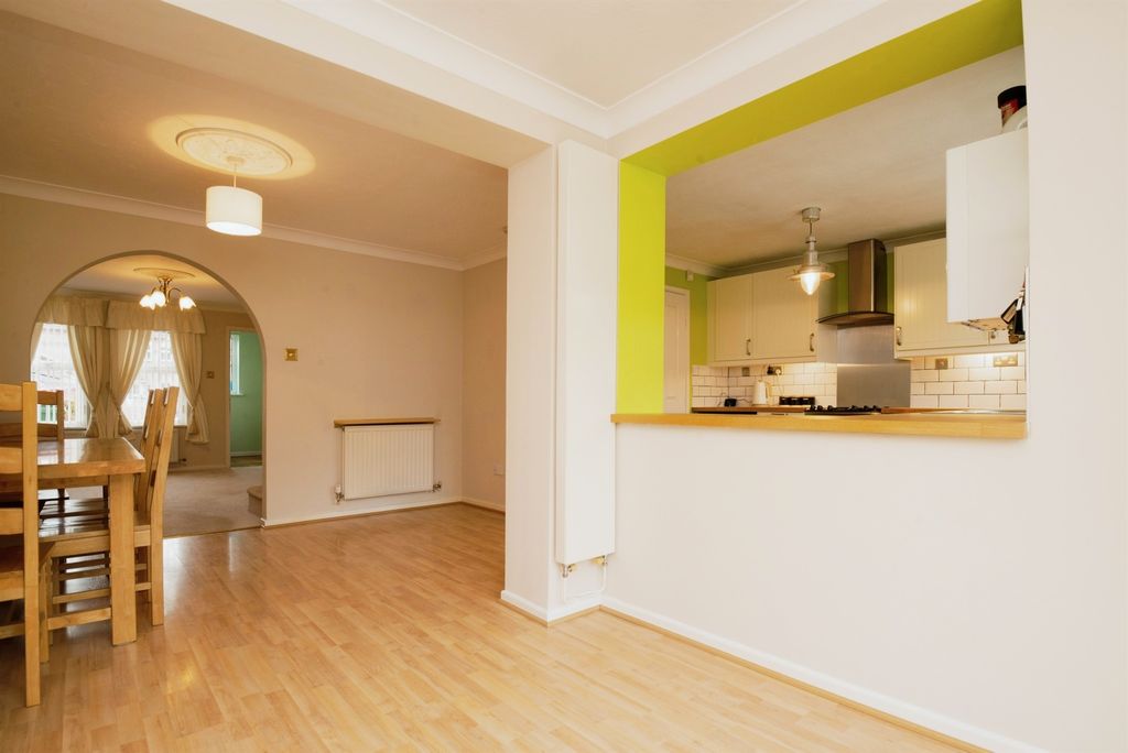 Property photo 3 of 14