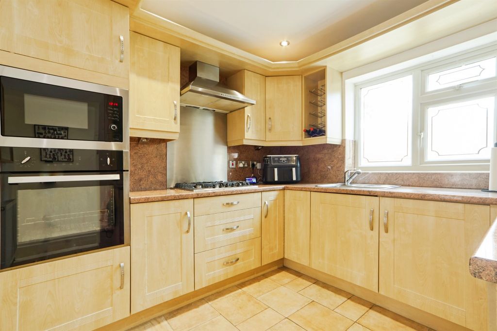 Property photo 3 of 30