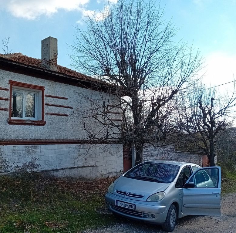 Property photo 1 of 6