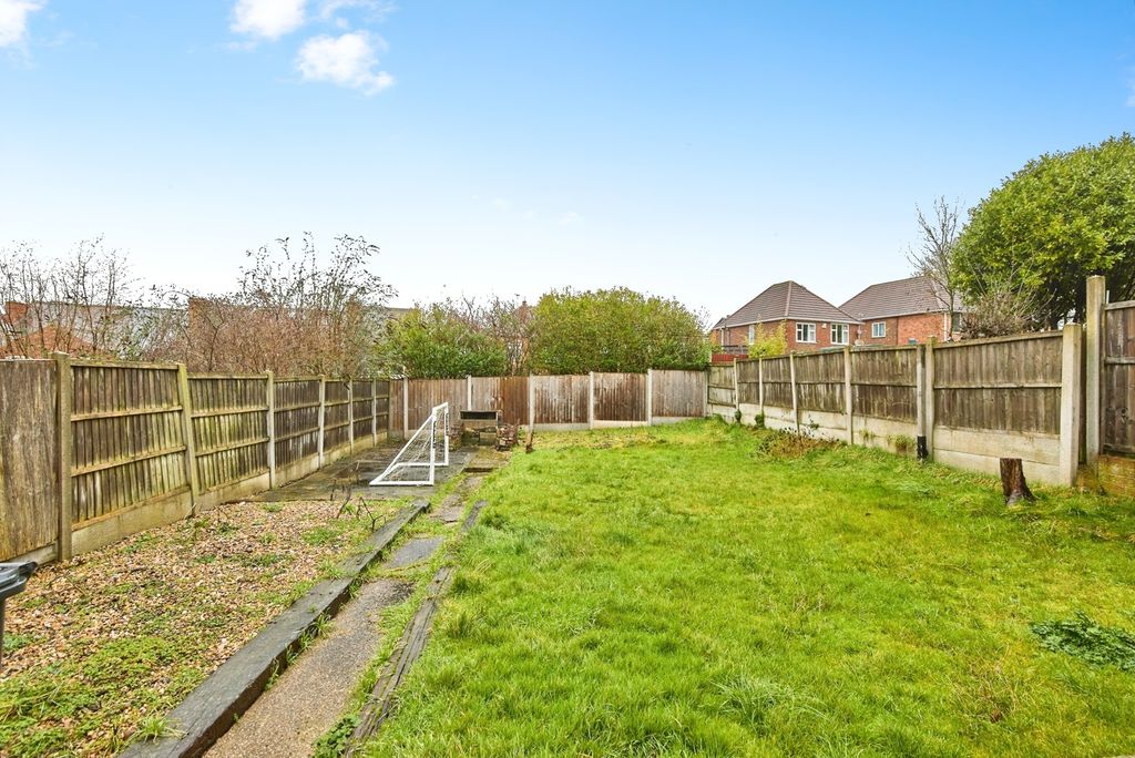 Property photo 2 of 17 Garden.Jpg