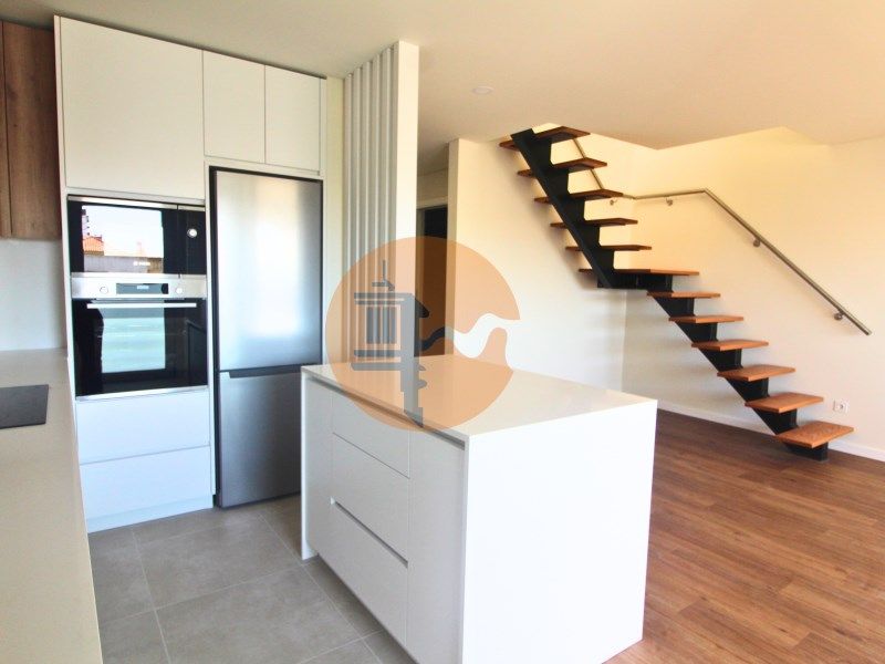 Property photo 1 of 28