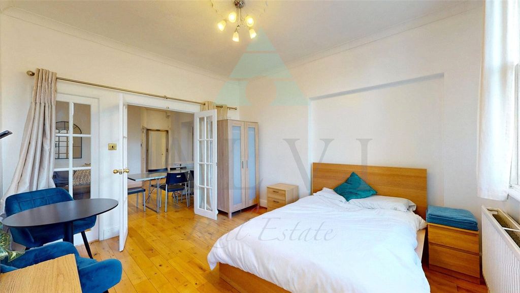 Property photo 3 of 25 Picture No. 03