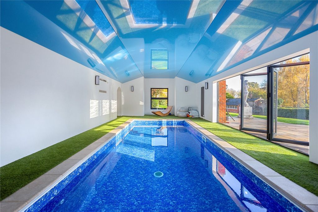 Property photo 2 of 12 Picture No. 11