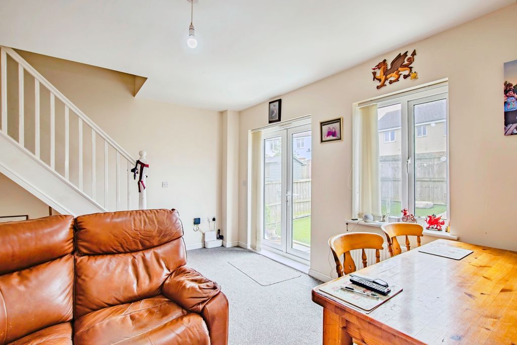Property photo 3 of 15