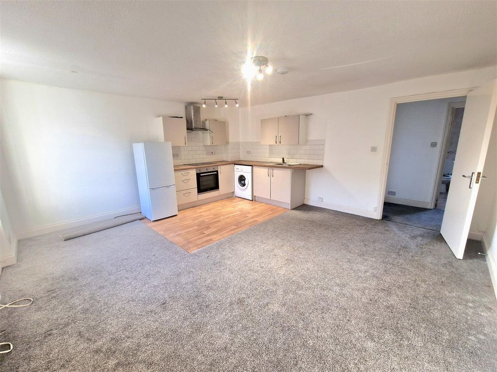 Property photo 3 of 11 1000026879.Jpg