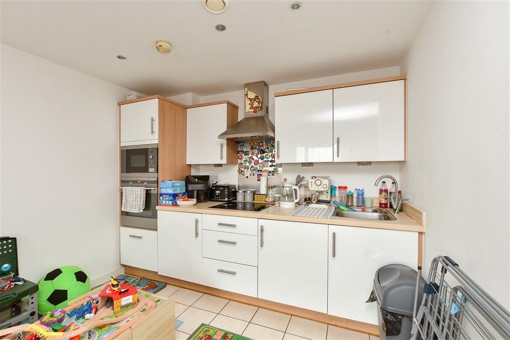 Property photo 2 of 5 Kitchen