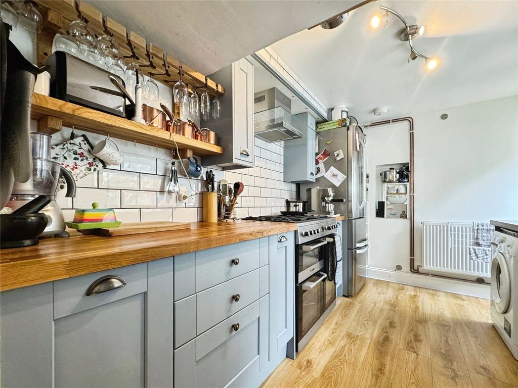 Property photo 3 of 27 Kitchen