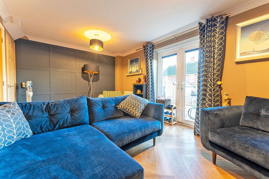 Property photo 3 of 17